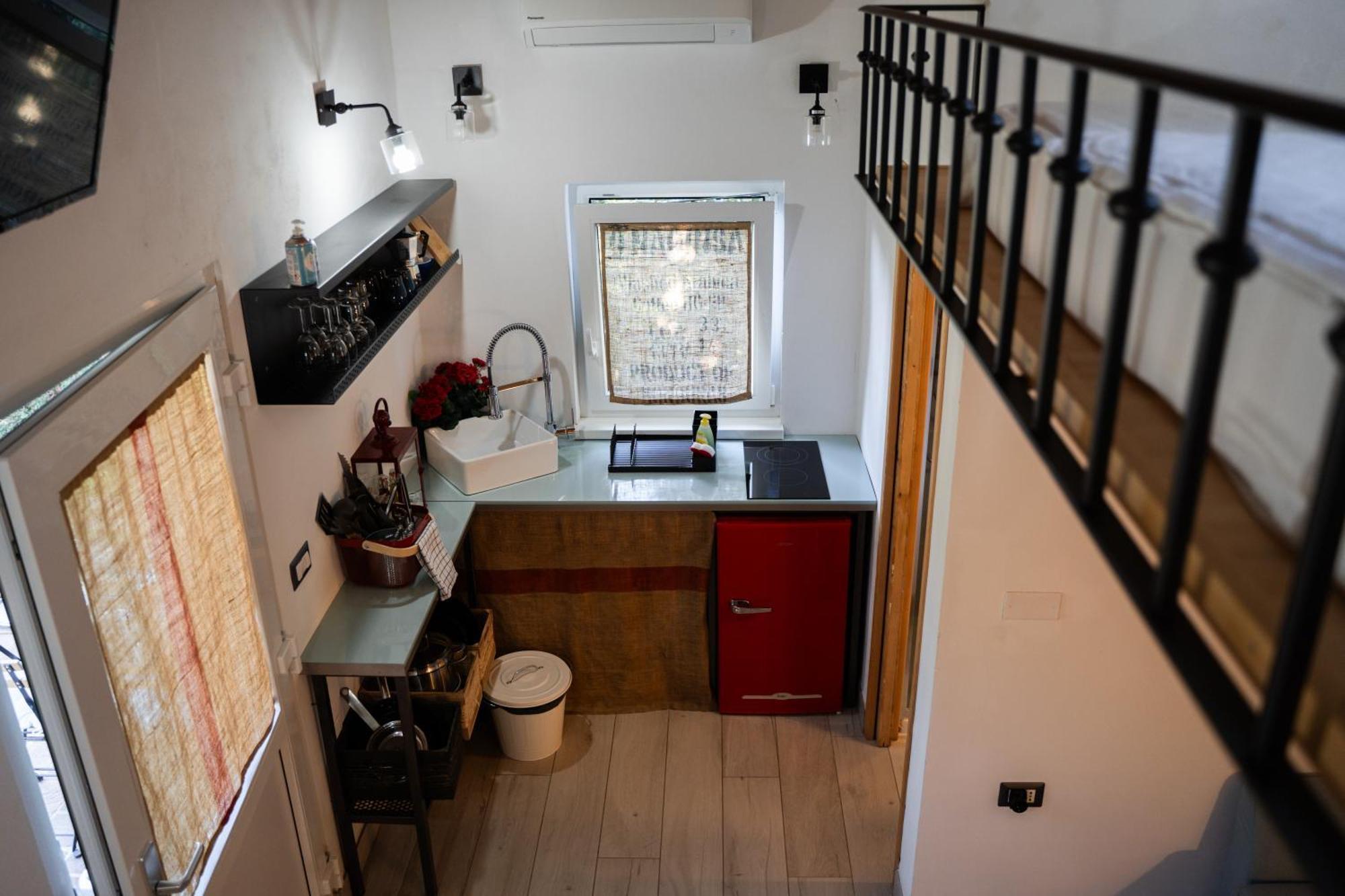 9b-the Tiny House * Sezana